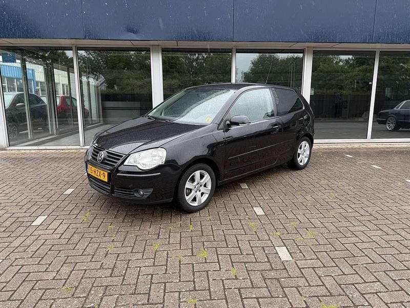 Zwart Gebruikt 2009 VW Polo Black Edition Hatchback | € 1.999 (Eerlijke prijs) - Afbeelding 1/4
