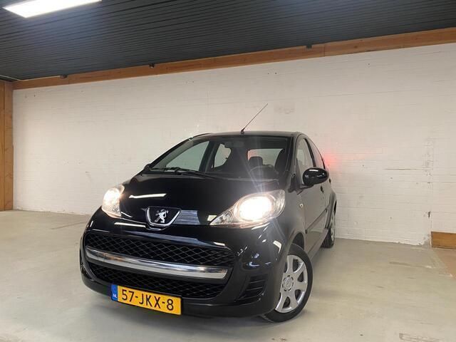 Zwart Gebruikt 2009 Peugeot 107 Hatchback | € 3.450 (Iets duurder) - Afbeelding 1/4