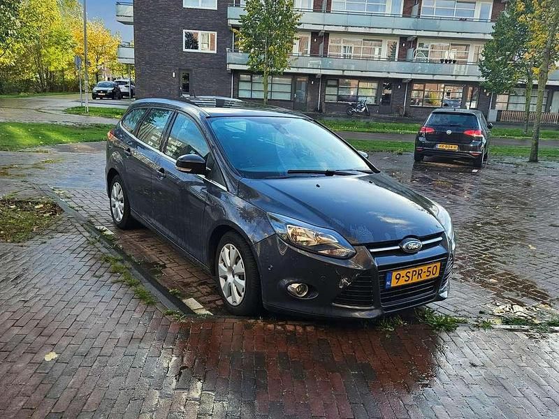 Blauw Gebruikt 2013 Ford Focus Stationwagen | € 2.700 (Eerlijke prijs) - Afbeelding 1/4