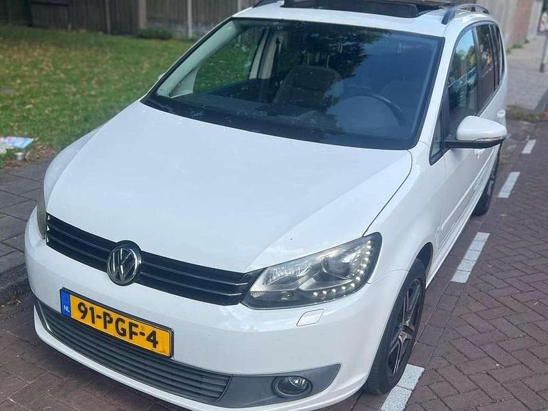 Wit Gebruikt 2011 VW Touran Comfortline MPV | € 4.950 (Goede deal) - Afbeelding 1/4