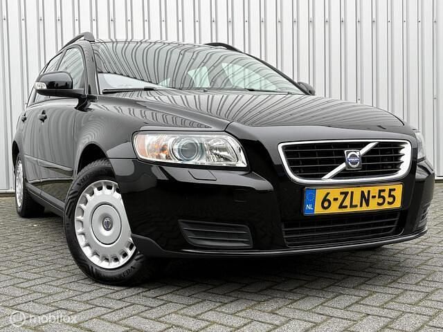Zwart Occasion 2009 Volvo V50 Stationwagen | € 4.495 (Eerlijke prijs) - Afbeelding 1/3