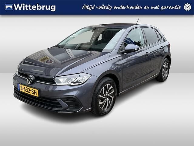 Grijs Gebruikt 2023 VW Polo Life Hatchback | € 18.950 (Goede deal) - Afbeelding 1/2