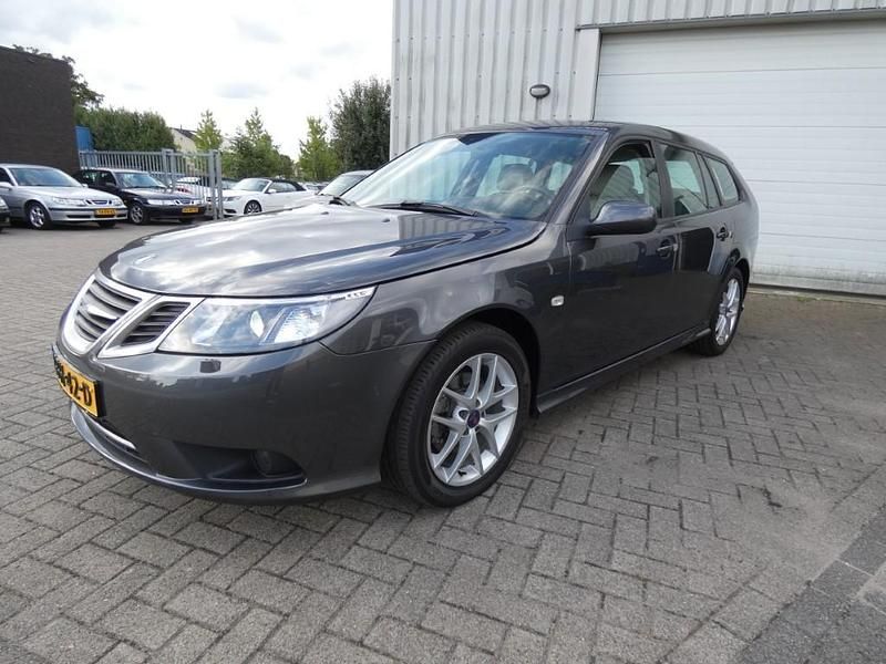 Grijs Gebruikt 2008 Saab 9-3 Aero Stationwagen | € 8.900 (Eerlijke prijs) - Afbeelding 1/4
