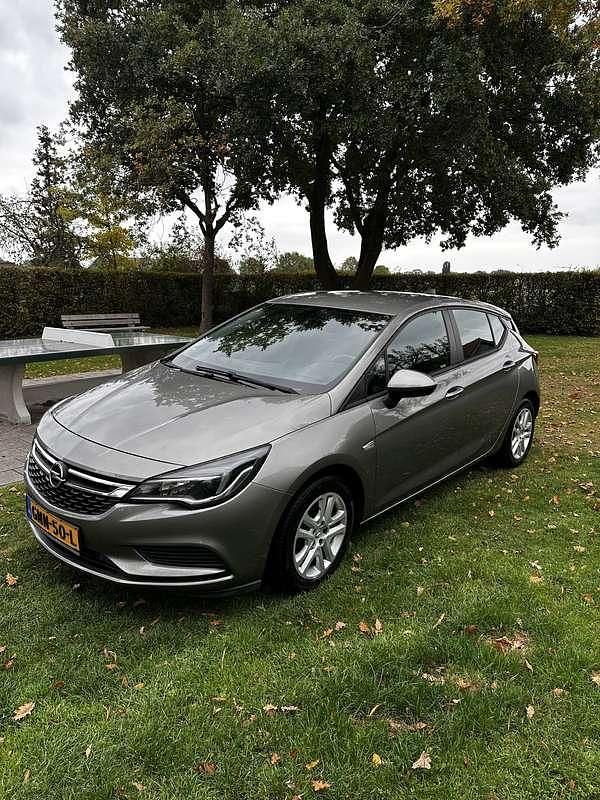 Bruin Gebruikt 2016 Opel Astra Business Hatchback | € 6.999 (Goede deal) - Afbeelding 1/4