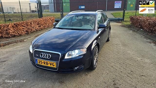 Blauw Occasion 2005 Audi A4 Stationwagen | € 2.750 (Super prijs) - Afbeelding 1/4