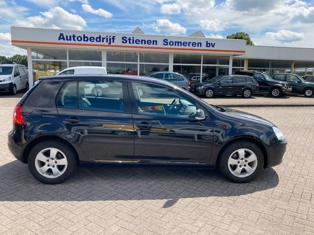 Zwart Gebruikt 2005 VW Golf IV Hatchback | € 5.250 - Afbeelding 1/4
