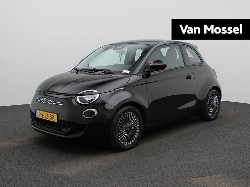 Zwart Occasion 2022 Fiat 500e Icon Hatchback | € 15.900 (Eerlijke prijs) - Afbeelding 1/4