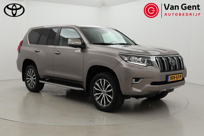 Grijs Gebruikt 2020 Toyota Land Cruiser Executive SUV | € 39.999 (Iets duurder) - Afbeelding 1/4
