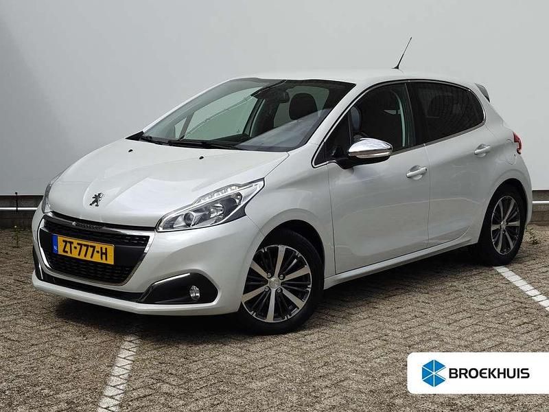 Wit Gebruikt 2019 Peugeot 208 Allure Hatchback | € 12.900 (Super prijs) - Afbeelding 1/4