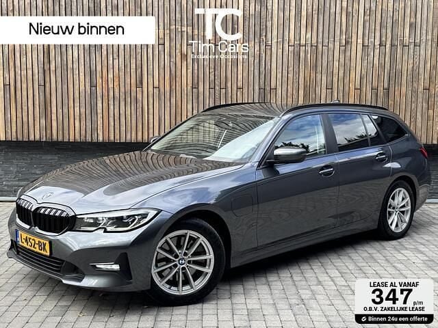 Grijs Gebruikt 2021 BMW 320 Executive Stationwagen | € 24.950 (Super prijs) - Afbeelding 1/4