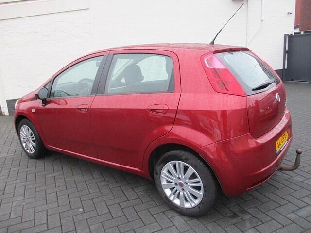 Occasion Fiat Grande Punto Dynamic 65 PK (47 kW) 2008 Rood (metallic) Hatchback
