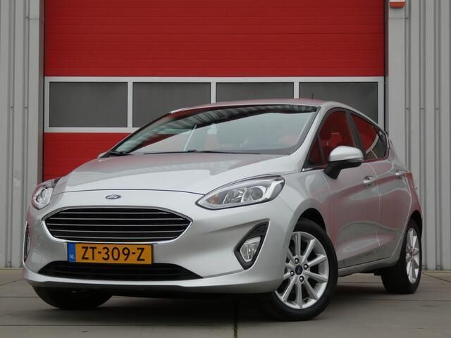 Grijs Gebruikt 2019 Ford Fiesta Titanium Hatchback | € 11.450 (Goede deal) - Afbeelding 1/4