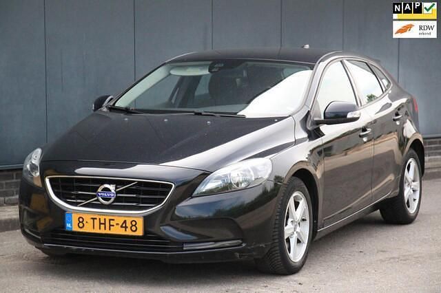 Zwart Gebruikt 2014 Volvo V40 Kinetic Stationwagen | € 8.450 (Super prijs) - Afbeelding 1/4