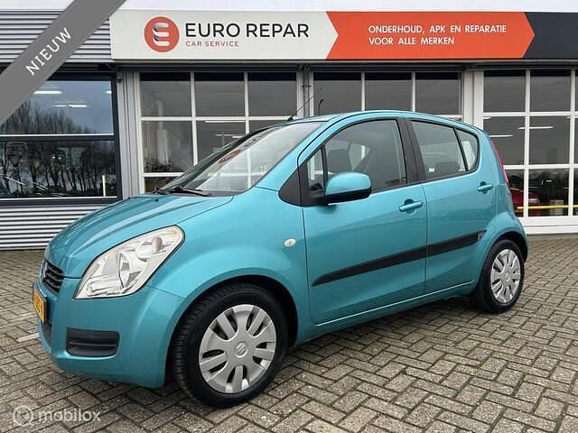 Groen (metallic) Gebruikt 2009 Suzuki Splash Comfort Hatchback | € 4.999 (Iets duurder) - Afbeelding 1/4