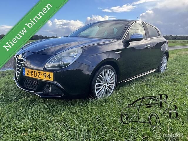 Zwart Gebruikt 2013 Alfa Romeo Giulietta Business Hatchback | € 4.799 (Eerlijke prijs) - Afbeelding 1/4