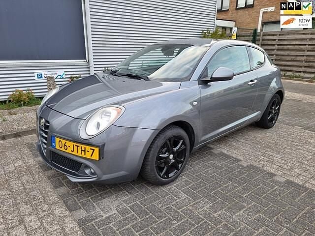 Grijs Gebruikt 2009 Alfa Romeo MiTo Progression Hatchback | € 2.250 (Eerlijke prijs) - Afbeelding 1/4
