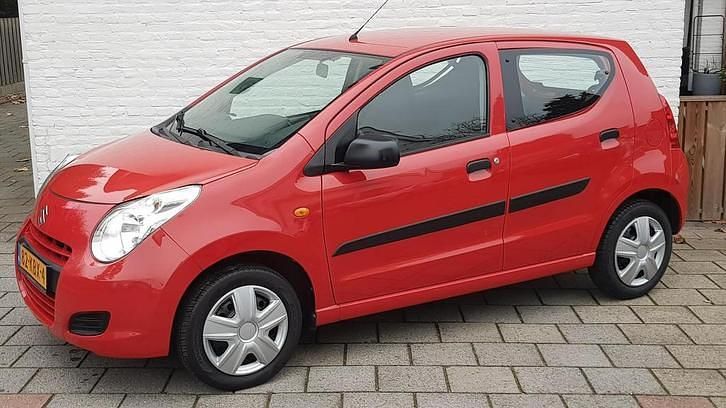 Rood Occasion 2009 Suzuki Alto Hatchback | € 3.399 (Eerlijke prijs) - Afbeelding 1/4