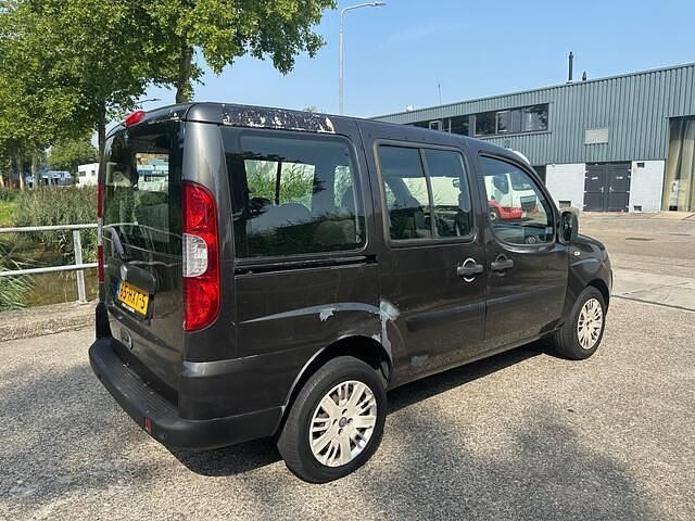 Occasion Fiat Doblò Family 78 PK (57 kW) 2009 Grijs MPV