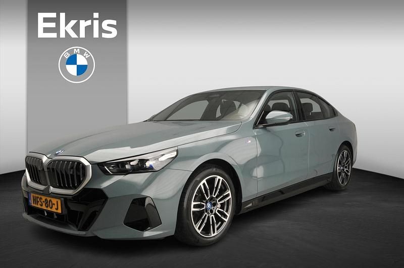 Groen Gebruikt 2025 BMW i5 Shadowline Sedan | € 59.900 (Eerlijke prijs) - Afbeelding 1/4