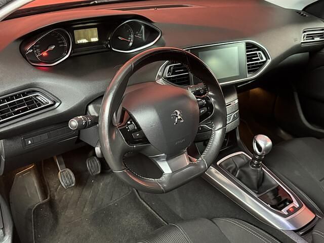 Occasion Peugeot 308 Allure 126 PK (92 kW) 2014 Zwart (metallic) Hatchback