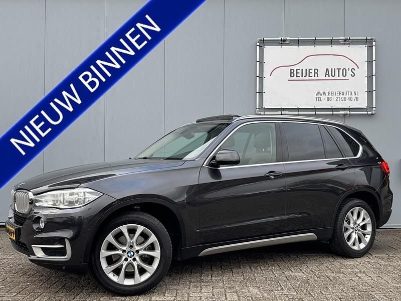 Grijs, metallic lak Gebruikt 2017 BMW X5 Executive SUV | € 27.995 (Eerlijke prijs) - Afbeelding 1/4