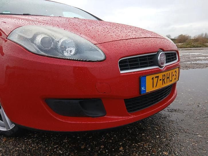 Rood Gebruikt 2011 Fiat Bravo Hatchback | € 2.750 (Eerlijke prijs) - Afbeelding 1/4