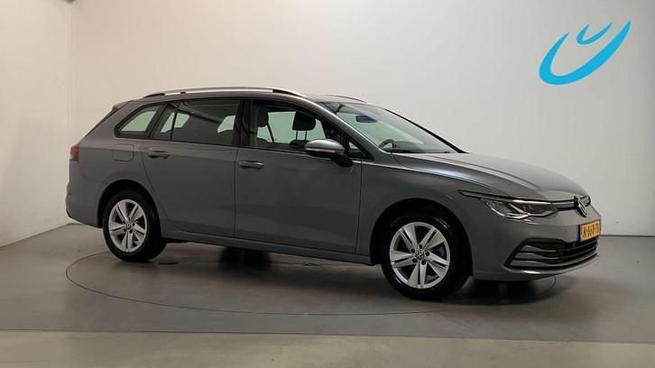 Grijs Occasion 2022 VW Golf VIII Life Stationwagen | € 17.450 (Eerlijke prijs) - Afbeelding 1/4