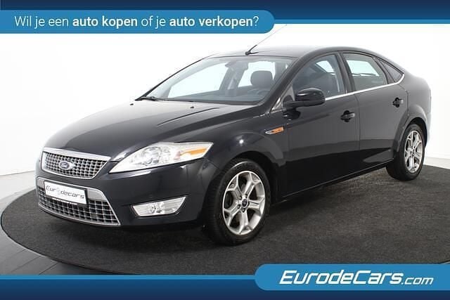 Zwart (metallic) Occasion 2008 Ford Mondeo Titanium Hatchback | € 3.800 (Eerlijke prijs) - Afbeelding 1/4