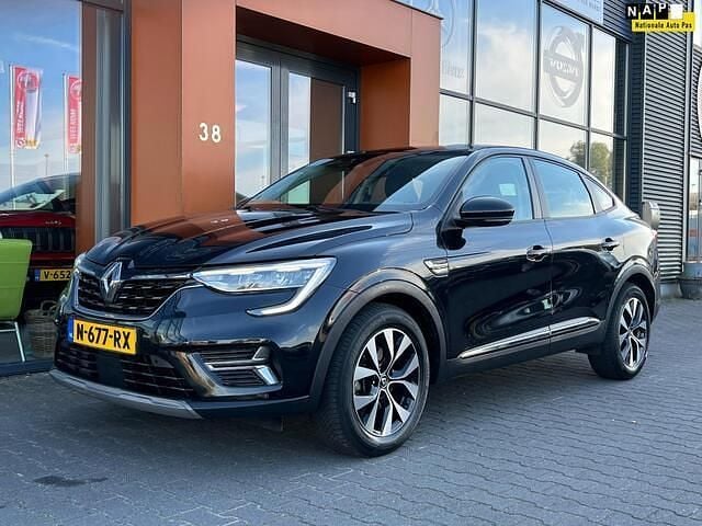 Zwart Gebruikt 2021 Renault Arkana Zen SUV | € 15.890 (Goede deal) - Afbeelding 1/4