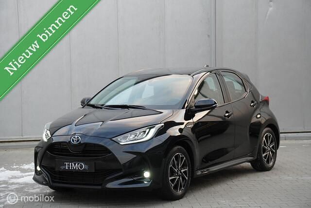 Zwart Occasion 2020 Toyota Yaris Hatchback | € 18.995 (Goede deal) - Afbeelding 1/4