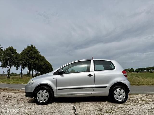 Occasion VW Fox Comfortline 54 PK (39 kW) 2005 Grijs Hatchback