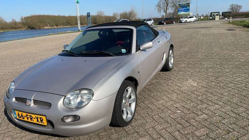 Grijs Gebruikt 2000 MG F Cabriolet | € 2.500 (Eerlijke prijs) - Afbeelding 1/4