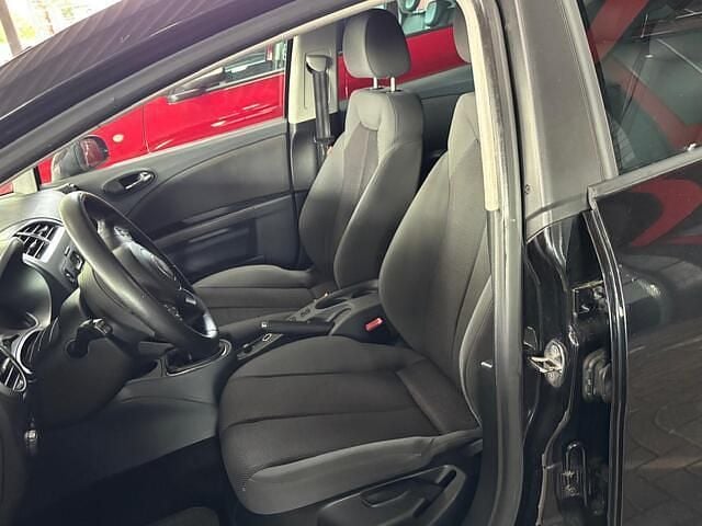 Zwart Gebruikt 2008 Seat Leon Stylance Hatchback | € 3.899 (Eerlijke prijs) - Afbeelding 1/3