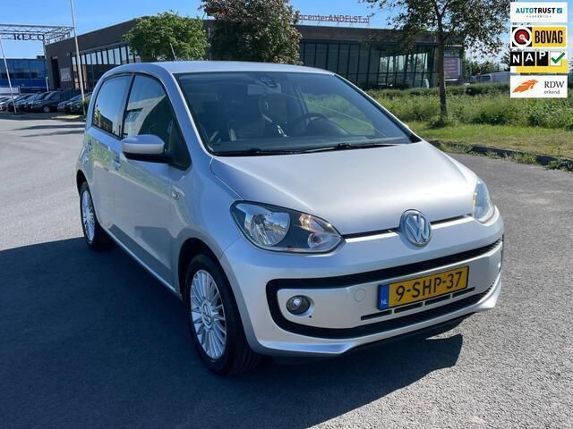 Grijs, metallic lak Gebruikt 2013 VW up! high up! Hatchback | € 8.450 (Eerlijke prijs) - Afbeelding 1/4