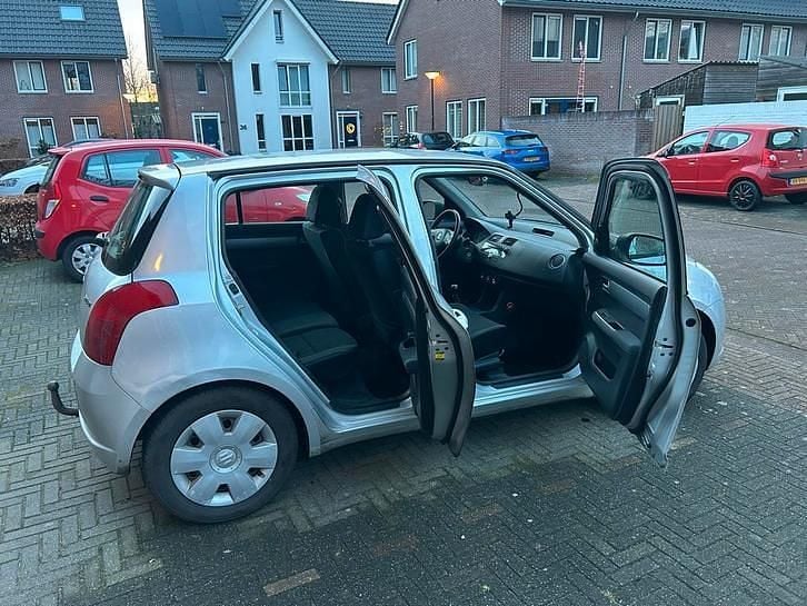 Gebruikt 2005 Suzuki Swift GLS | € 1.599 (Goede deal) - Afbeelding 1/4