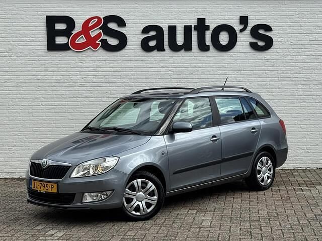 Grijs, metallic lak Gebruikt 2012 Skoda Fabia Business Line Stationwagen | € 7.700 (Duur) - Afbeelding 1/4