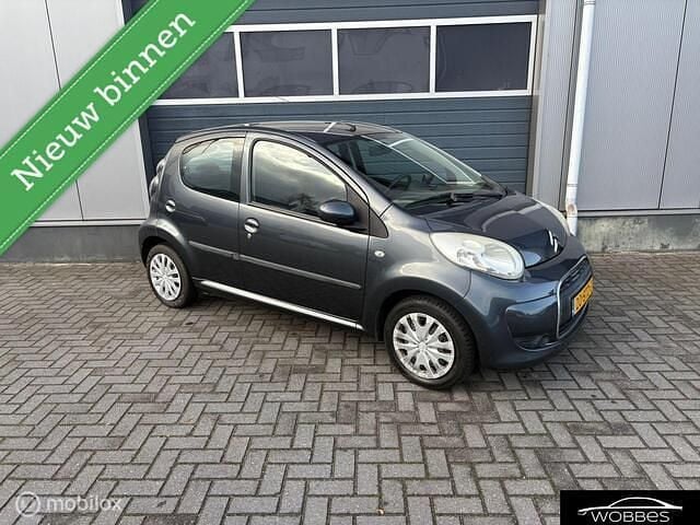Grijs Gebruikt 2011 Citroën C1 SELECTION Hatchback | € 1.999 (Eerlijke prijs) - Afbeelding 1/4