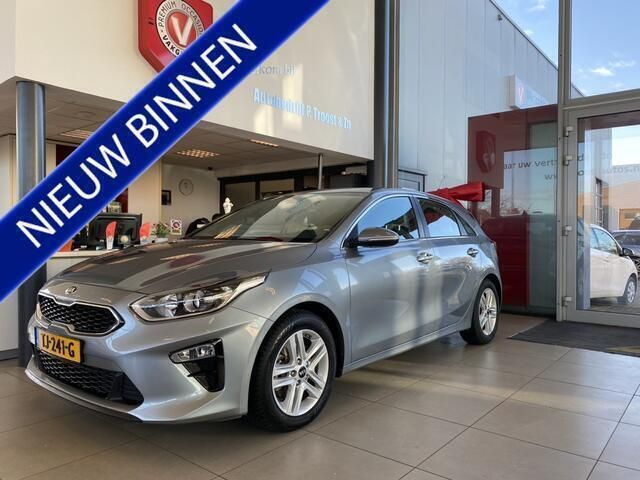 Grijs Gebruikt 2018 Kia Ceed Hatchback | € 16.950 (Iets duurder) - Afbeelding 1/4