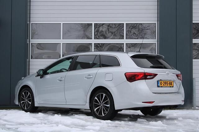 Occasion Toyota Avensis Skyview Edition 147 PK (108 kW) 2018 Grijs Stationwagen