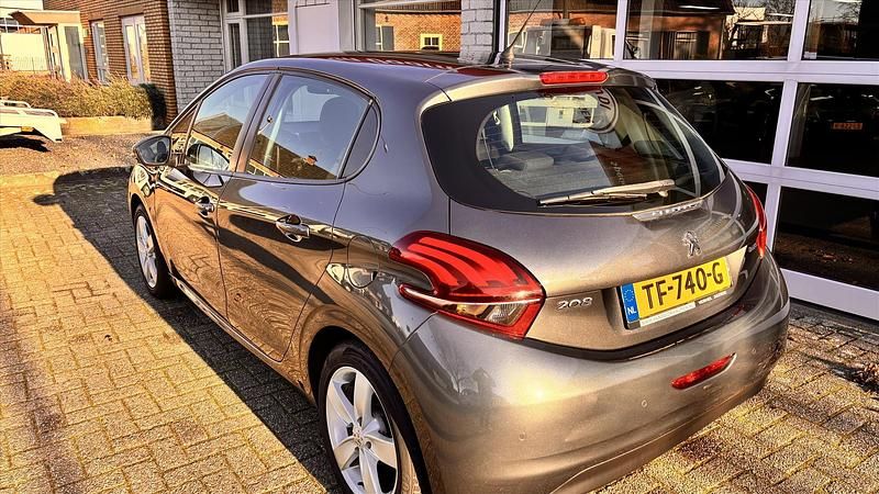 Occasion Peugeot 208 2018 Grijs Hatchback