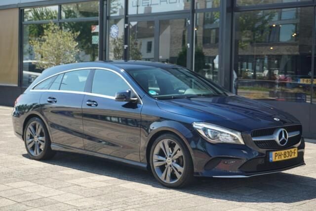Blauw Gebruikt 2017 Mercedes CLA180 Shooting Brake Business Stationwagen | € 18.480 (Iets duurder) - Afbeelding 1/4