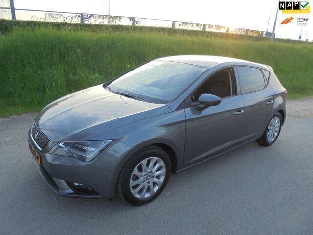 Grijs Gebruikt 2015 Seat Leon CONNECT Hatchback | € 11.750 (Eerlijke prijs) - Afbeelding 1/4