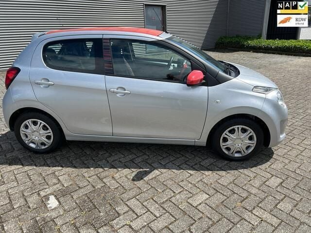 Grijs Gebruikt 2015 Citroën C1 Feel Hatchback | € 6.999 (Eerlijke prijs) - Afbeelding 1/4