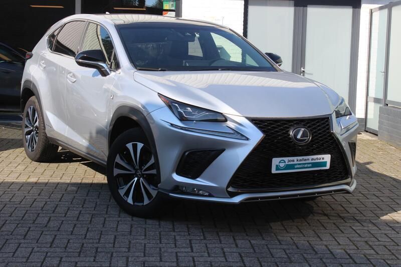 Grijs Gebruikt 2019 Lexus NX300h Sport Line SUV | € 37.960 (Eerlijke prijs) - Afbeelding 1/4
