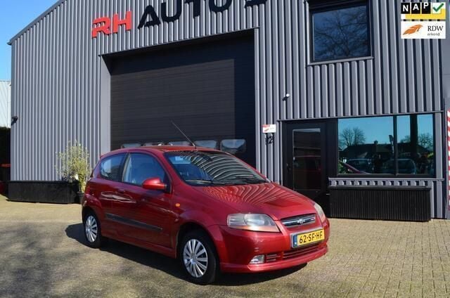 Rood Gebruikt 2005 Chevrolet Kalos Hatchback | € 3.450 (Iets duurder) - Afbeelding 1/4