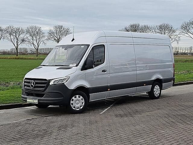 Occasion Mercedes Sprinter 170 PK (125 kW) 2023 Zilver (metallic) Van