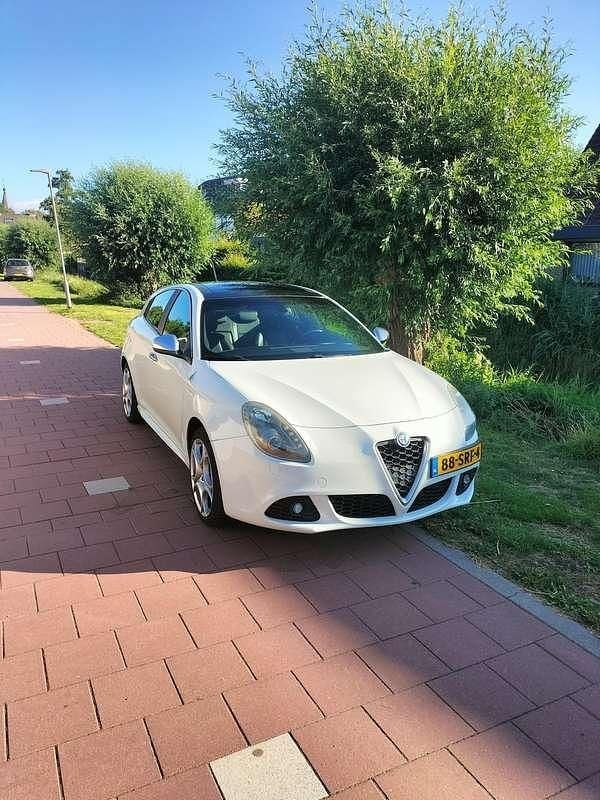 Occasion Alfa Romeo Giulietta Distinctive 170 PK (125 kW) 2011 Wit Hatchback