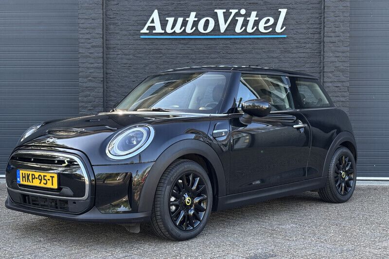 Zwart Gebruikt 2022 Mini Cooper SE Hatchback | € 20.945 (Eerlijke prijs) - Afbeelding 1/4