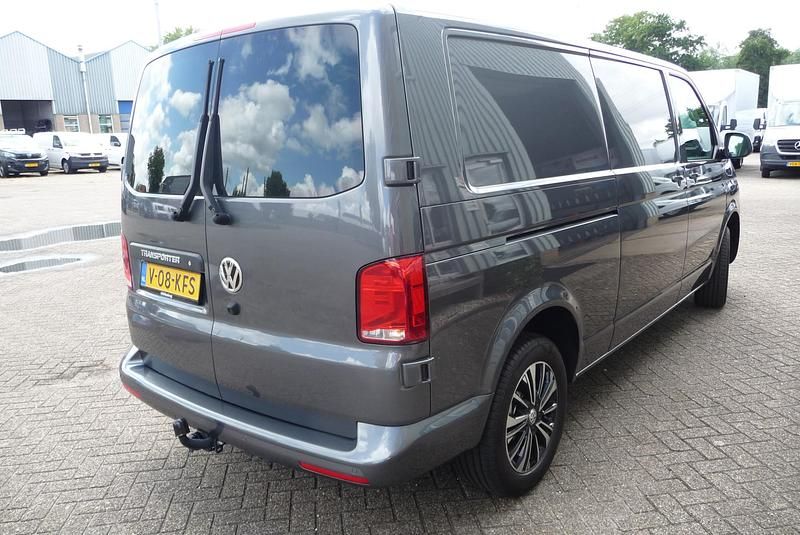Occasion VW Transporter Highline 204 PK (150 kW) 2024 Grijs Van