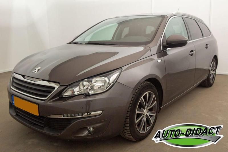Grijs Occasion 2015 Peugeot 308 SW Style Stationwagen | € 4.550 (Goede deal) - Afbeelding 1/4